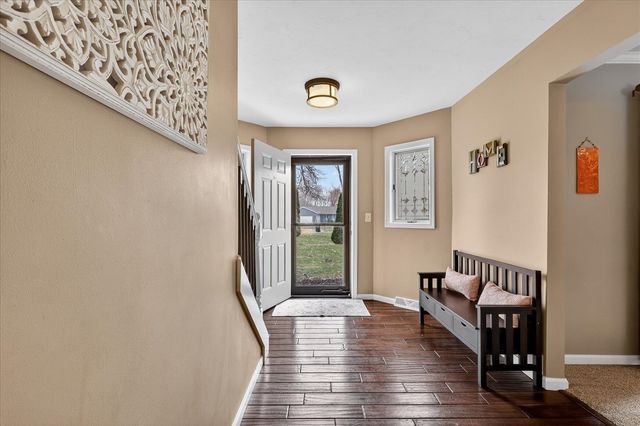 2694 Ashville Drive, Grand Rapids, MI 49525