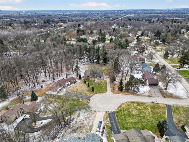 2694 Ashville Drive, Grand Rapids, MI 49525