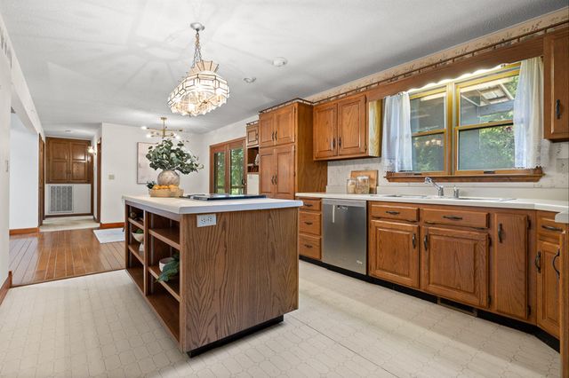 2401 Igou Ferry Road, Soddy Daisy, TN 37379