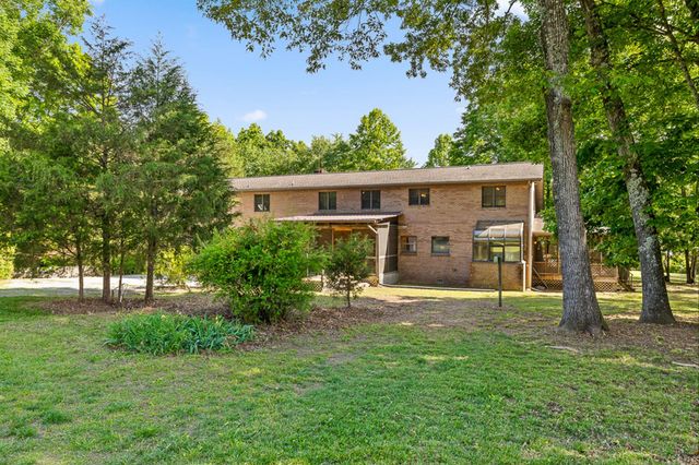 2401 Igou Ferry Road, Soddy Daisy, TN 37379