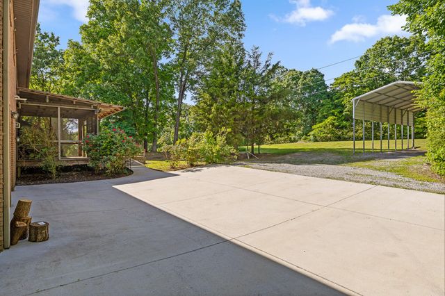 2401 Igou Ferry Road, Soddy Daisy, TN 37379