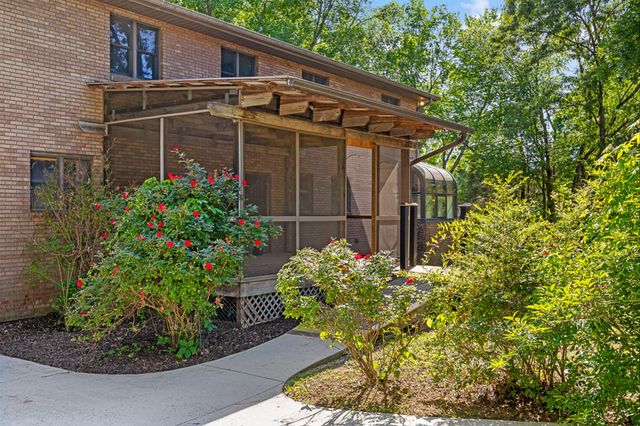 2401 Igou Ferry Road, Soddy Daisy, TN 37379