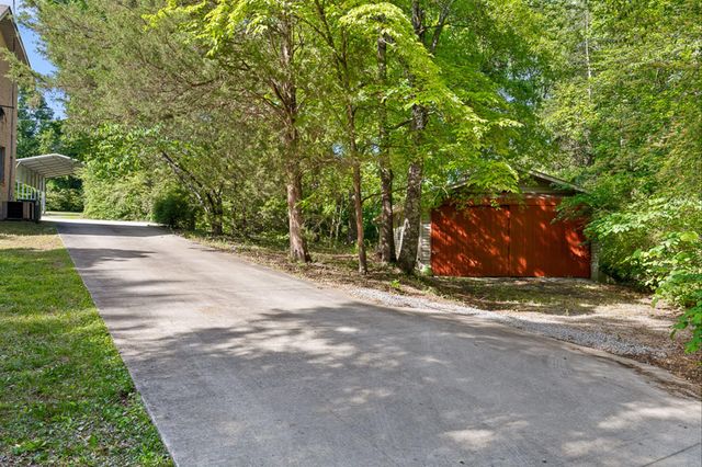 2401 Igou Ferry Road, Soddy Daisy, TN 37379