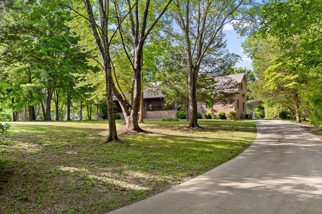 2401 Igou Ferry Road, Soddy Daisy, TN 37379