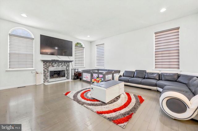 4 TAISLEY LN, Burlington, NJ 08016