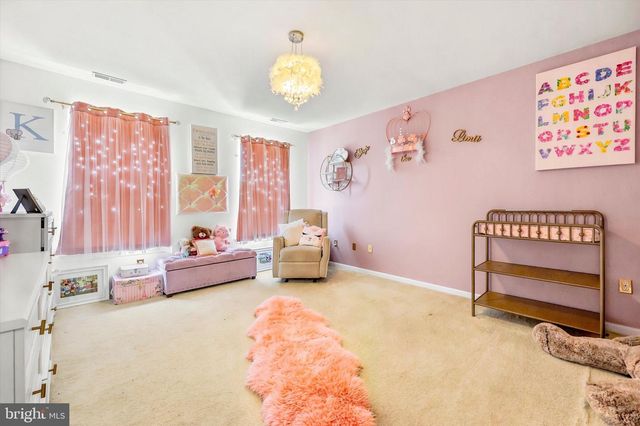 4 TAISLEY LN, Burlington, NJ 08016