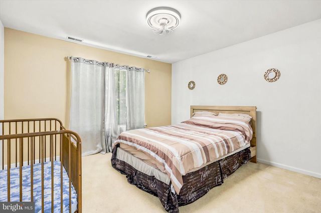 4 TAISLEY LN, Burlington, NJ 08016
