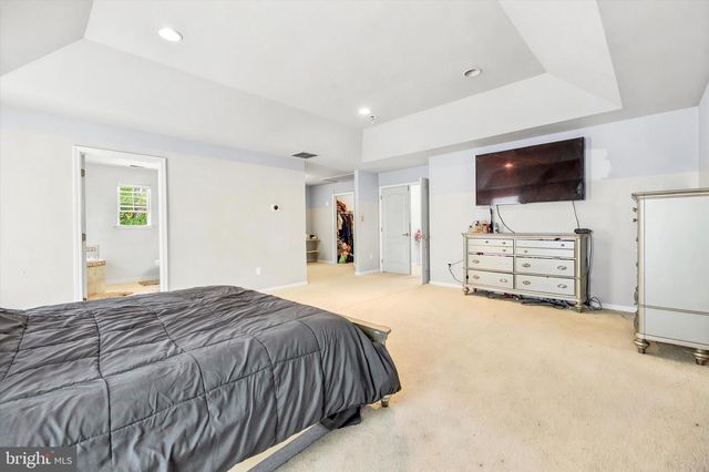 4 TAISLEY LN, Burlington, NJ 08016