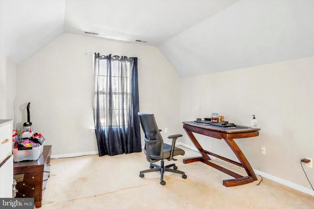 4 TAISLEY LN, Burlington, NJ 08016