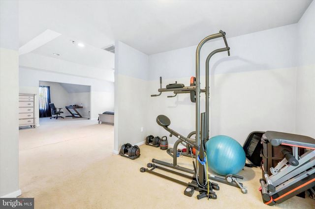 4 TAISLEY LN, Burlington, NJ 08016