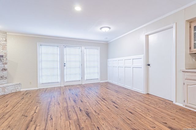 5714 Dan Duryea, San Antonio, TX 78240