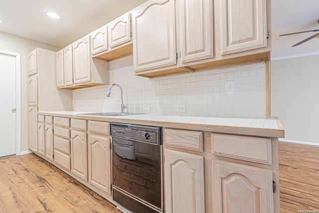 5714 Dan Duryea, San Antonio, TX 78240