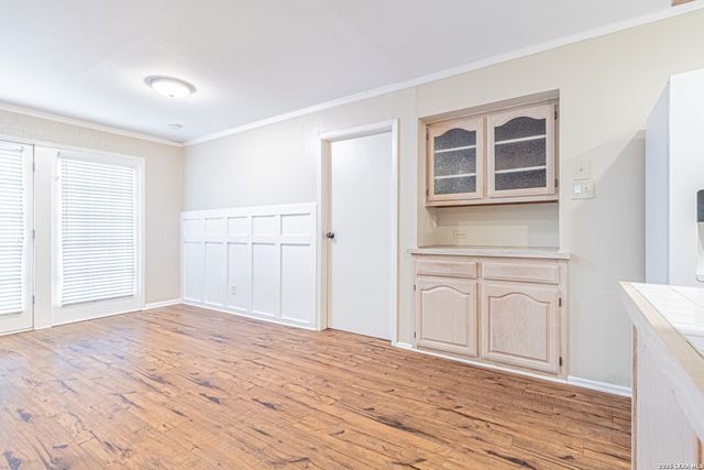 5714 Dan Duryea, San Antonio, TX 78240