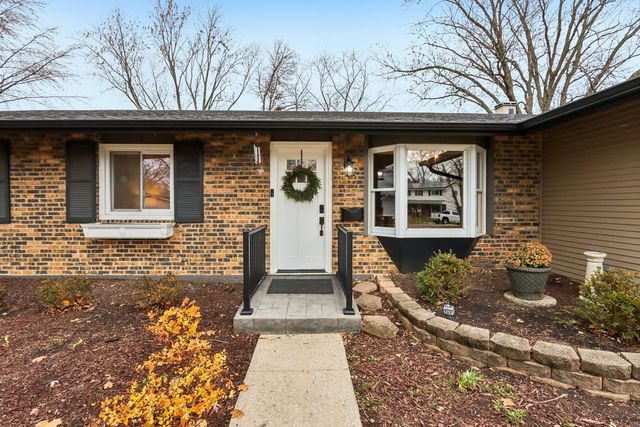 2608 York Court, Woodridge, IL 60517