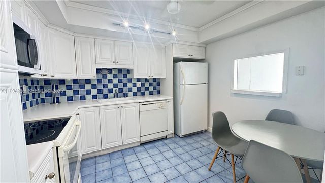 18061 Biscayne Blvd 1203, Aventura, FL 33160