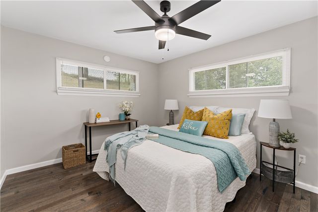 223 Columbia Dr, Center Twp, PA 15001