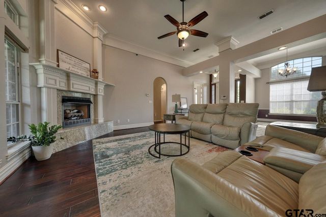 12971 Winding Oak, Lindale, TX 75771