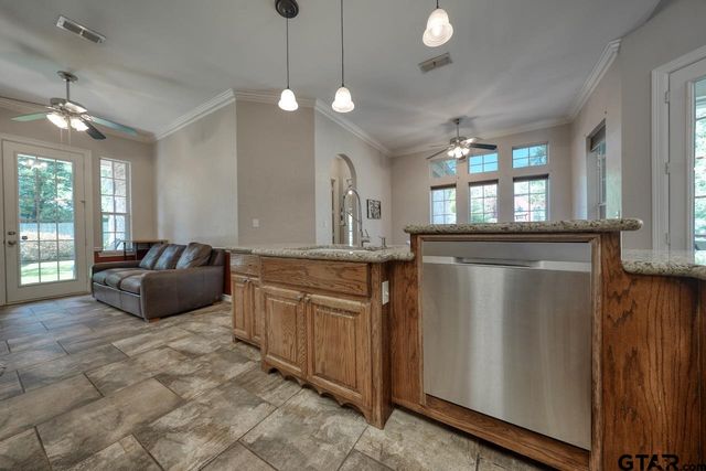 12971 Winding Oak, Lindale, TX 75771