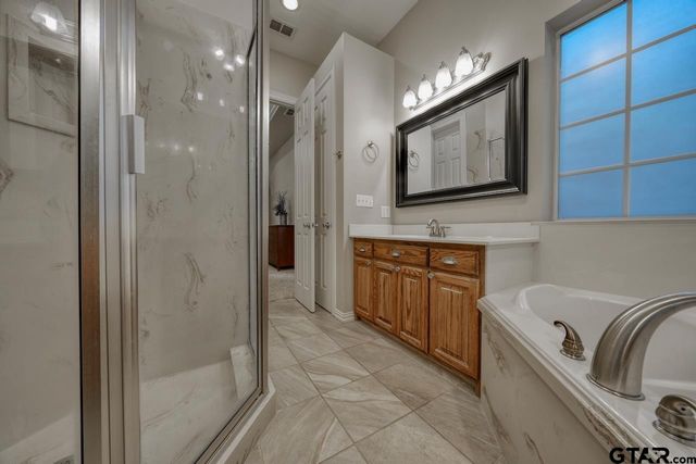 12971 Winding Oak, Lindale, TX 75771