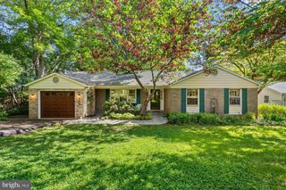 2402 POPKINS LN, Alexandria, VA 22306
