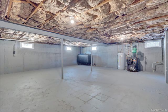 519 Advent Street, Westbury, NY 11590