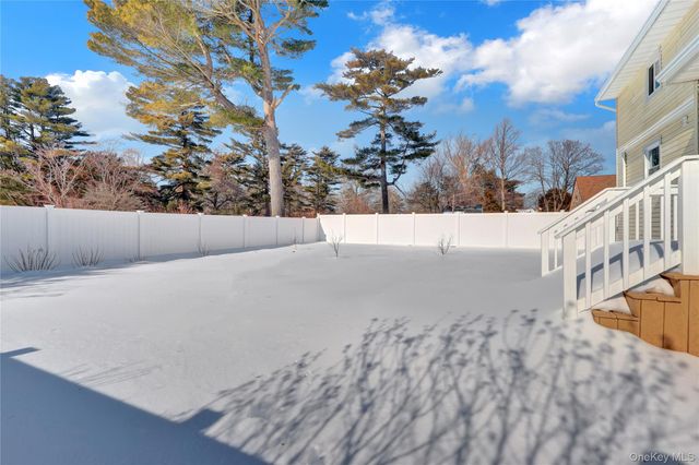 519 Advent Street, Westbury, NY 11590