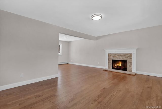 519 Advent Street, Westbury, NY 11590