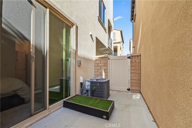 831 Wintergreen Way, Upland, CA 91786