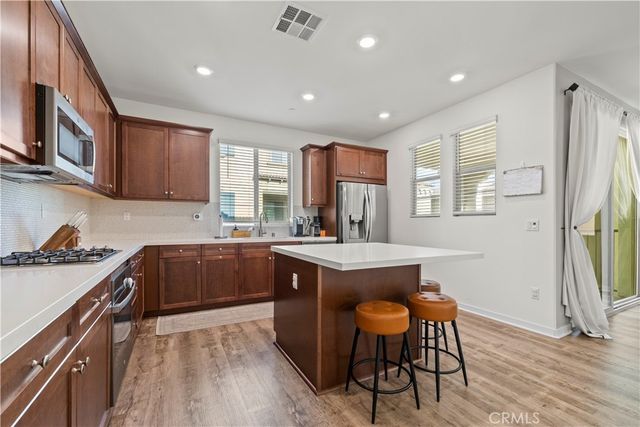 831 Wintergreen Way, Upland, CA 91786