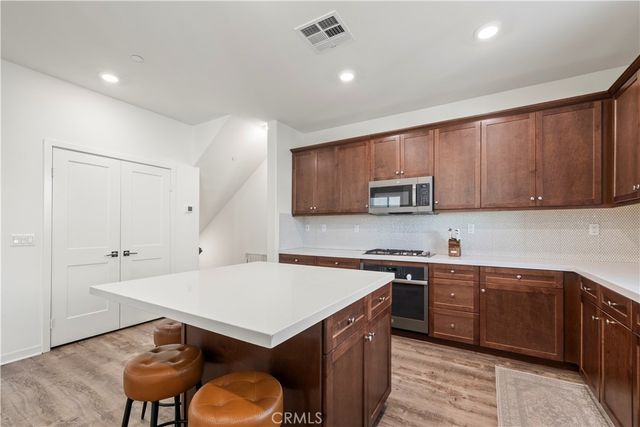 831 Wintergreen Way, Upland, CA 91786