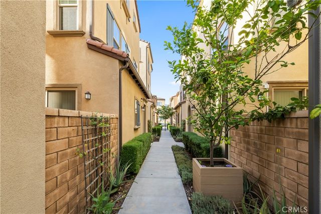 831 Wintergreen Way, Upland, CA 91786