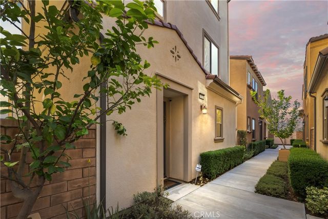 831 Wintergreen Way, Upland, CA 91786