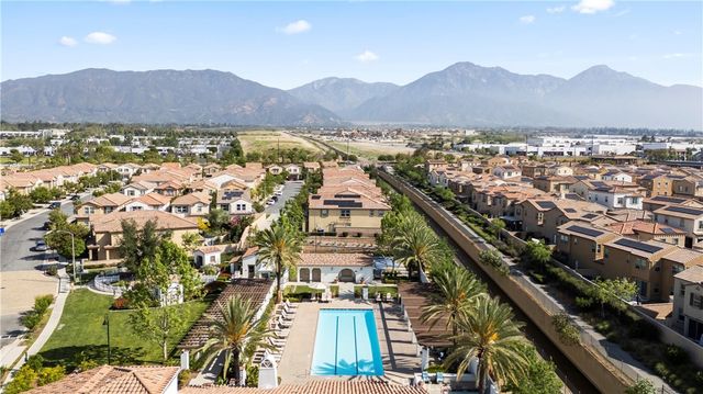 831 Wintergreen Way, Upland, CA 91786