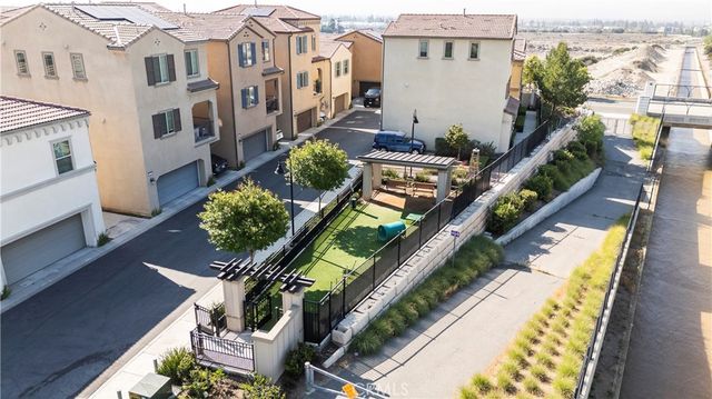 831 Wintergreen Way, Upland, CA 91786