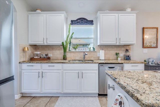 17912 Linkhill DR, Dripping Springs, TX 78620