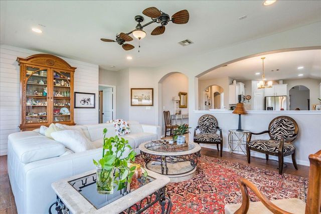17912 Linkhill DR, Dripping Springs, TX 78620