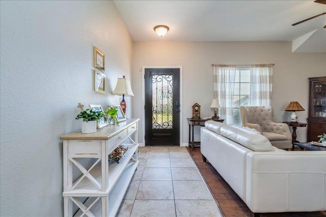 17912 Linkhill DR, Dripping Springs, TX 78620