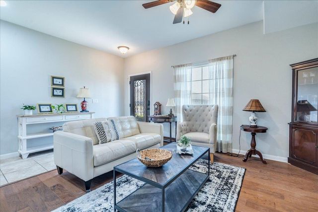 17912 Linkhill DR, Dripping Springs, TX 78620