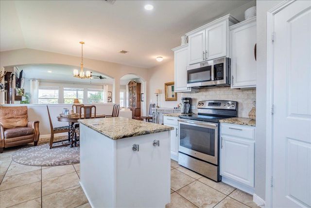 17912 Linkhill DR, Dripping Springs, TX 78620