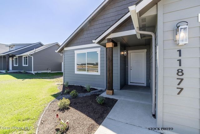 11890 N ENTWISTLE WAY, Rathdrum, ID 83858