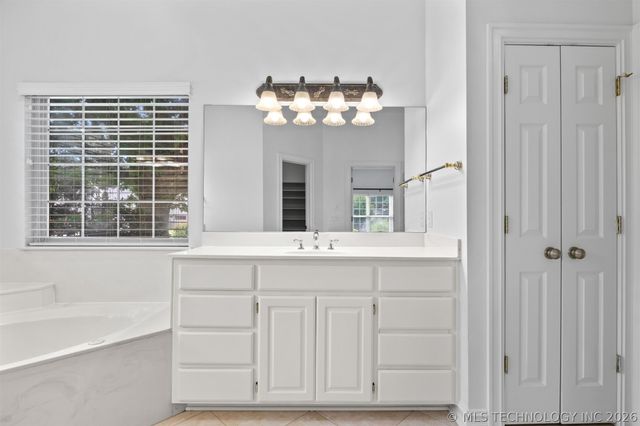 6101 W Orlando Street, Broken Arrow, OK 74011