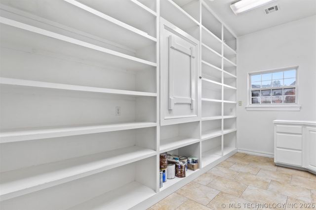6101 W Orlando Street, Broken Arrow, OK 74011