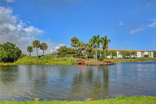 3204 Portofino Point H2, Coconut Creek, FL 33066