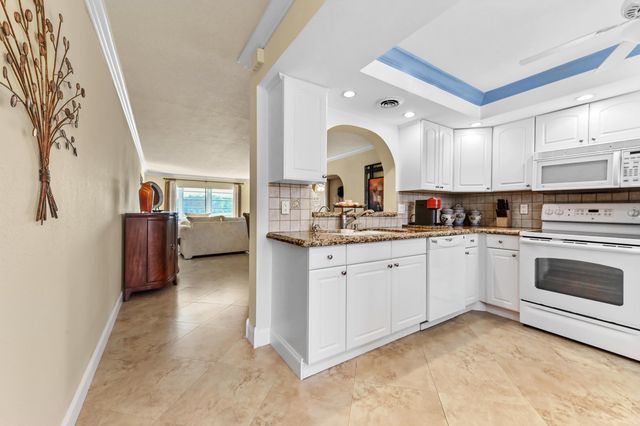 3204 Portofino Point H2, Coconut Creek, FL 33066