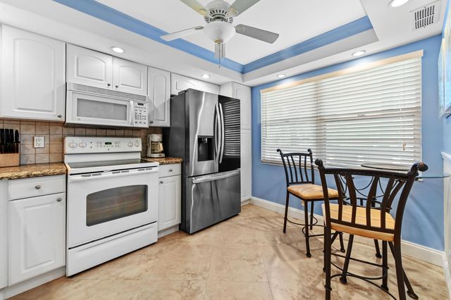 3204 Portofino Point H2, Coconut Creek, FL 33066