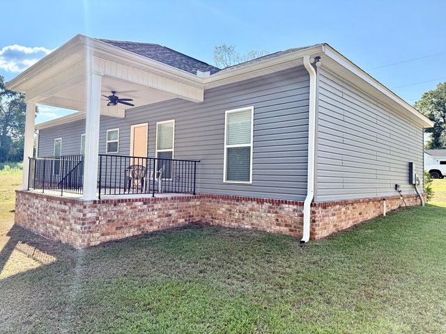 418 Wilshire Street, Geneva, AL 36340