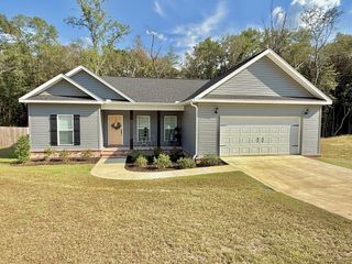 418 Wilshire Street, Geneva, AL 36340