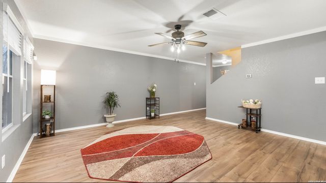 16427 Kentucky Ridge, Selma, TX 78154