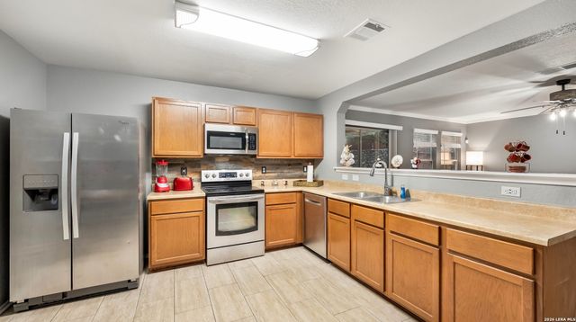 16427 Kentucky Ridge, Selma, TX 78154