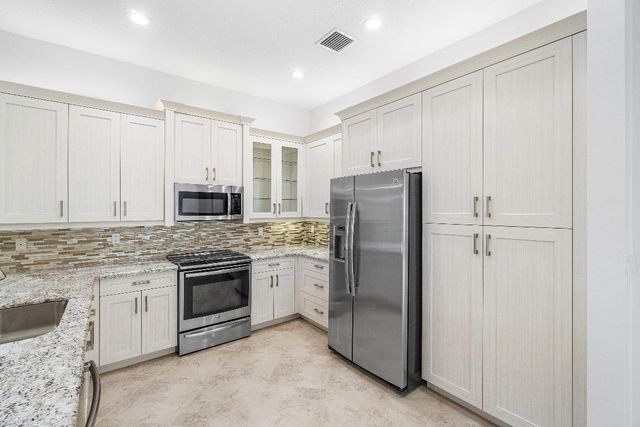 8214 Cloud Peak Drive, Boynton Beach, FL 33473